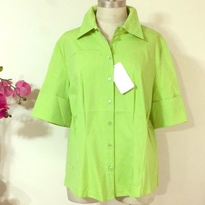 HP🎉Escada green button down shirt